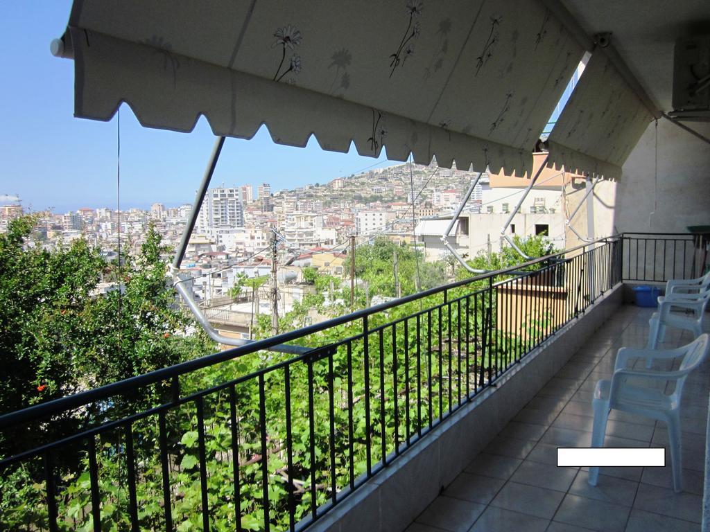 Guest House And Tavern Leo Sarandë Exterior foto