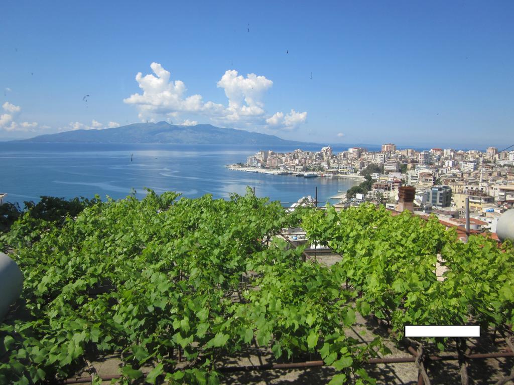 Guest House And Tavern Leo Sarandë Exterior foto