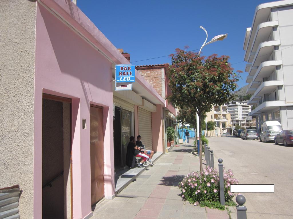 Guest House And Tavern Leo Sarandë Exterior foto